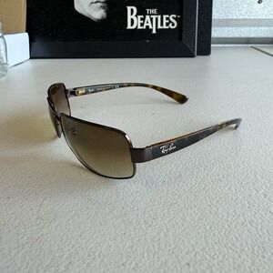 Ray-Ban RB3379 014 51  64-15-130 Sunglasses RARE Made In Italy